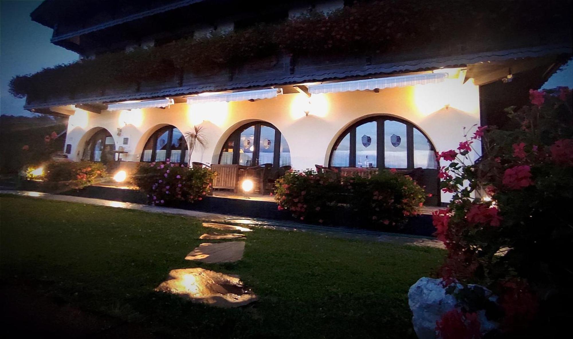 Villa Siana Бран Екстериор снимка