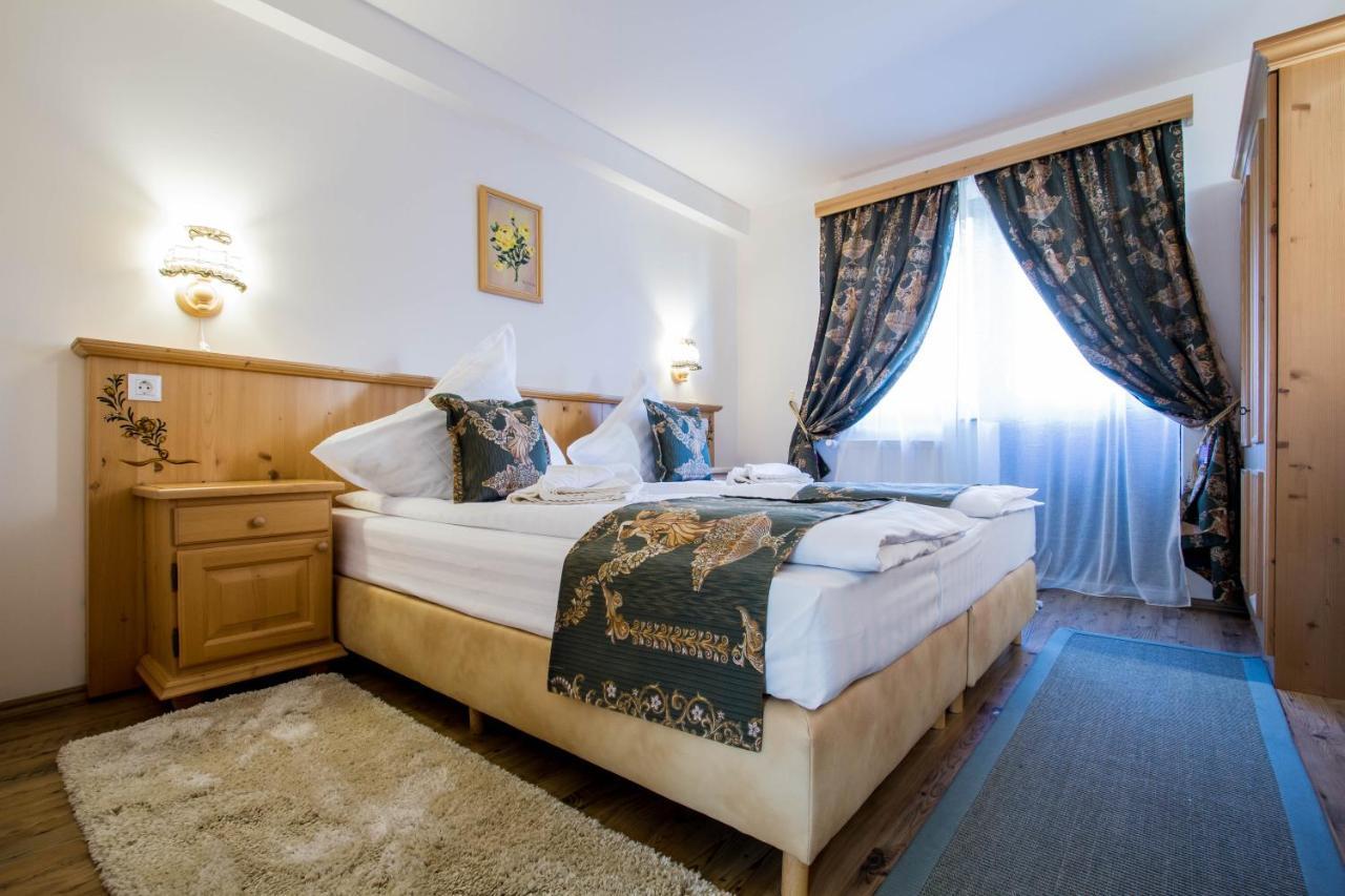 Villa Siana Бран Екстериор снимка